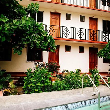 Hotel Yurimar ปูแอร์โตเอสกอนดิโด ภายนอก รูปภาพ