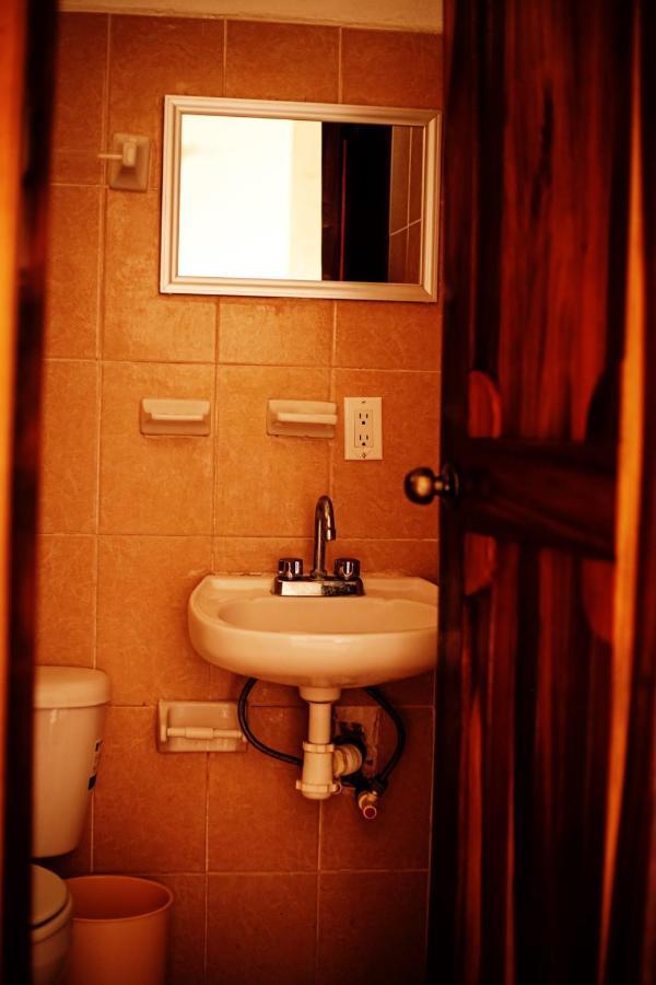 Hotel Yurimar ปูแอร์โตเอสกอนดิโด ภายนอก รูปภาพ