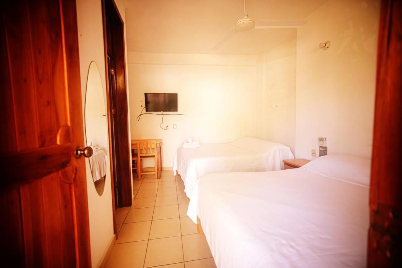 Hotel Yurimar ปูแอร์โตเอสกอนดิโด ภายนอก รูปภาพ