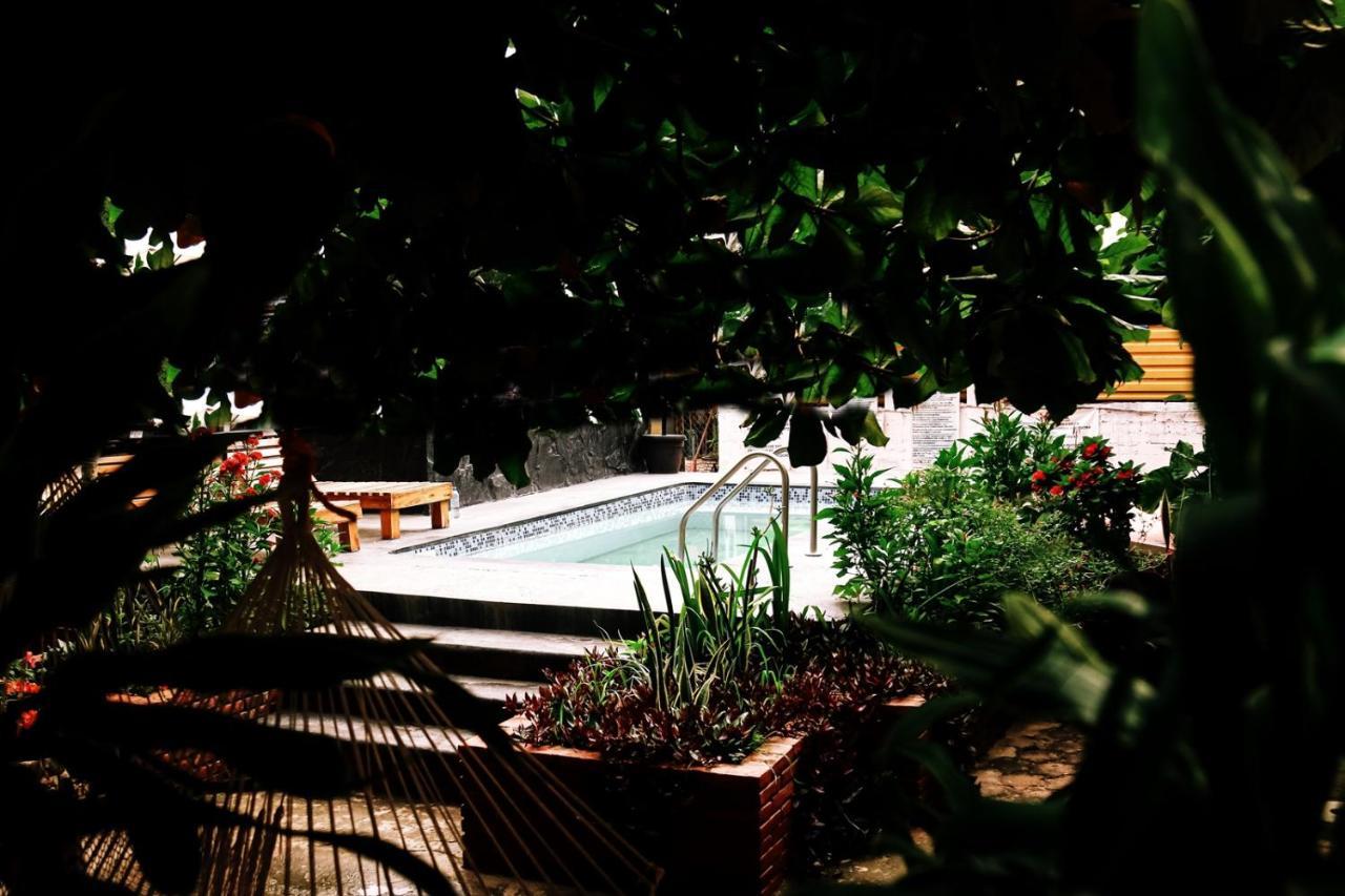Hotel Yurimar ปูแอร์โตเอสกอนดิโด ภายนอก รูปภาพ